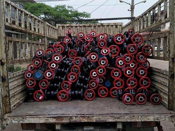 石油化工老客户再次订购我们冠龙阀门发货